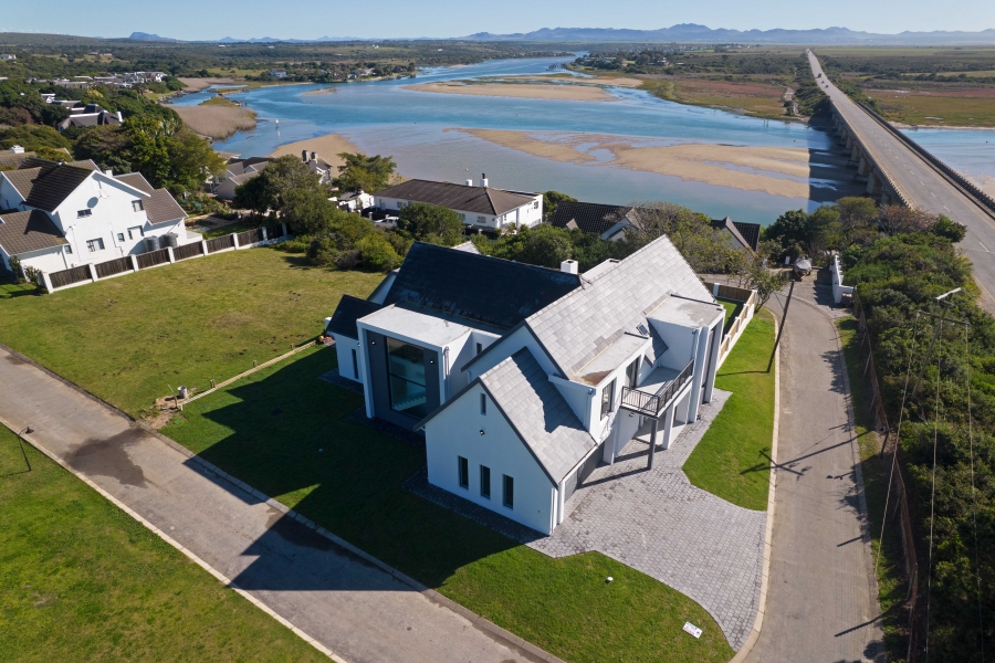 4 Bedroom Property for Sale in Kromme River Estate Eastern Cape